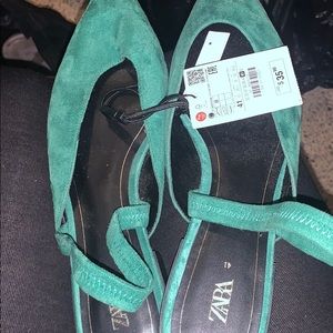 Green closed toe mule with strap